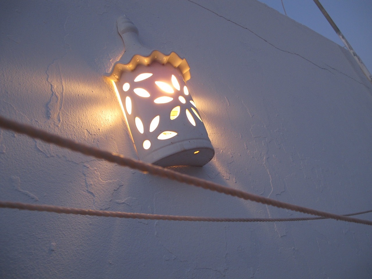lamp-16986_1280.jpg